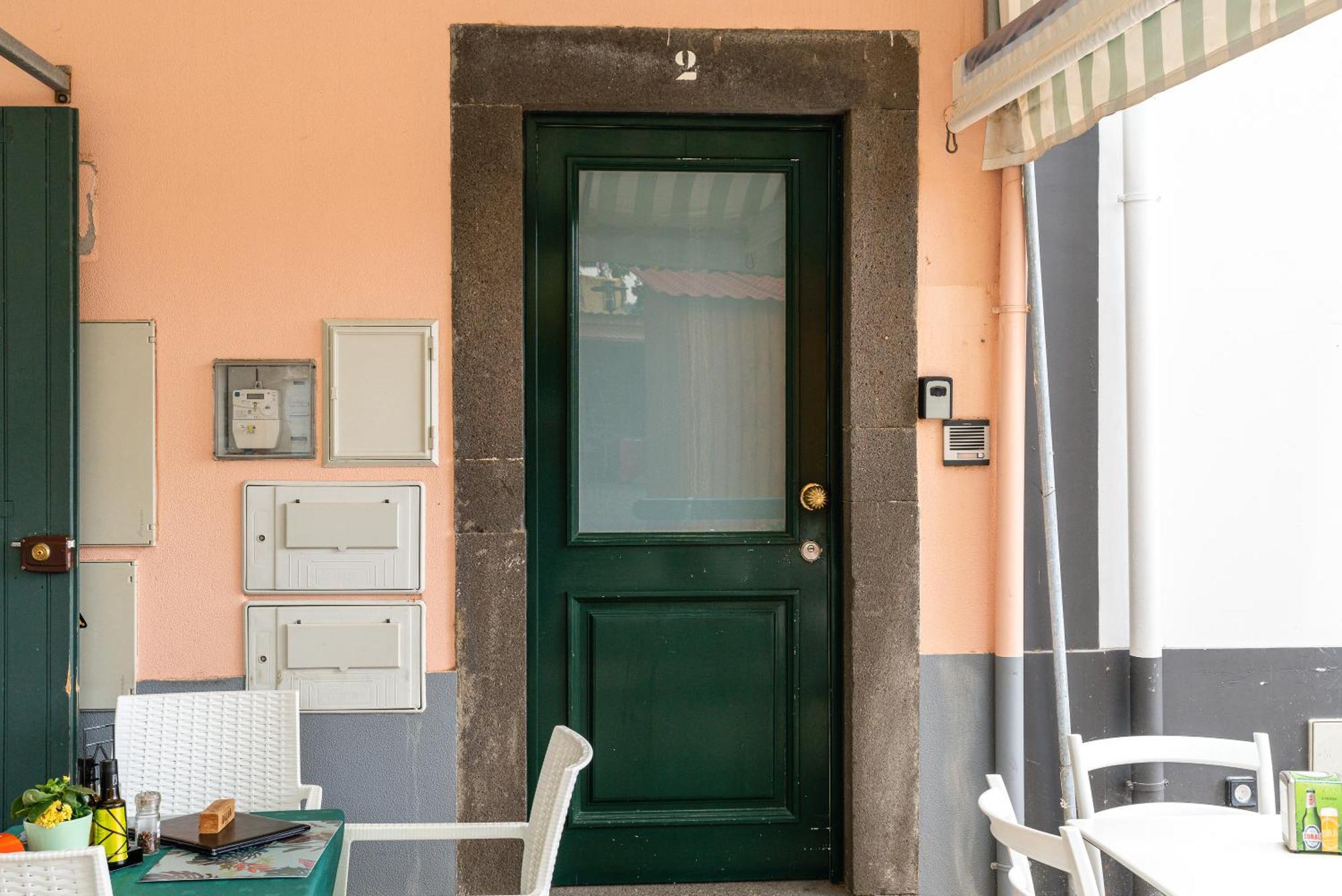 Green Doors - Ac And Free Parking Machico  Exteriör bild
